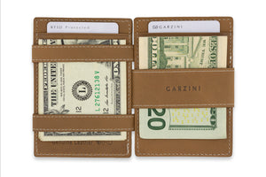 Garzini Essenziale Magic AirTag Wallet